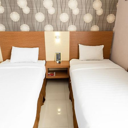 Neo Cempaka Hill Hotel 젬벨 외부 사진