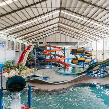 Neo Cempaka Hill Hotel 젬벨 외부 사진