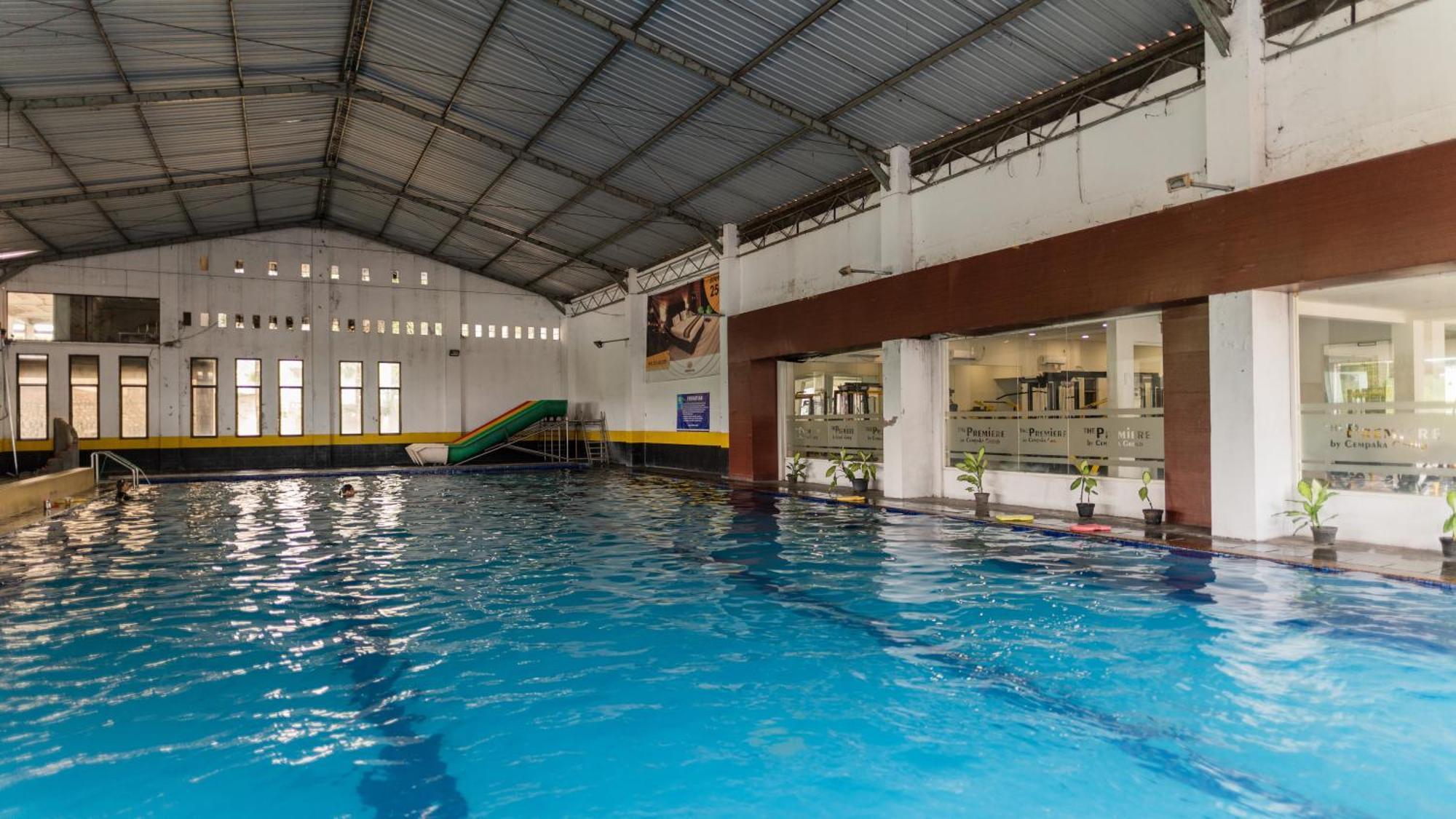 Neo Cempaka Hill Hotel 젬벨 외부 사진