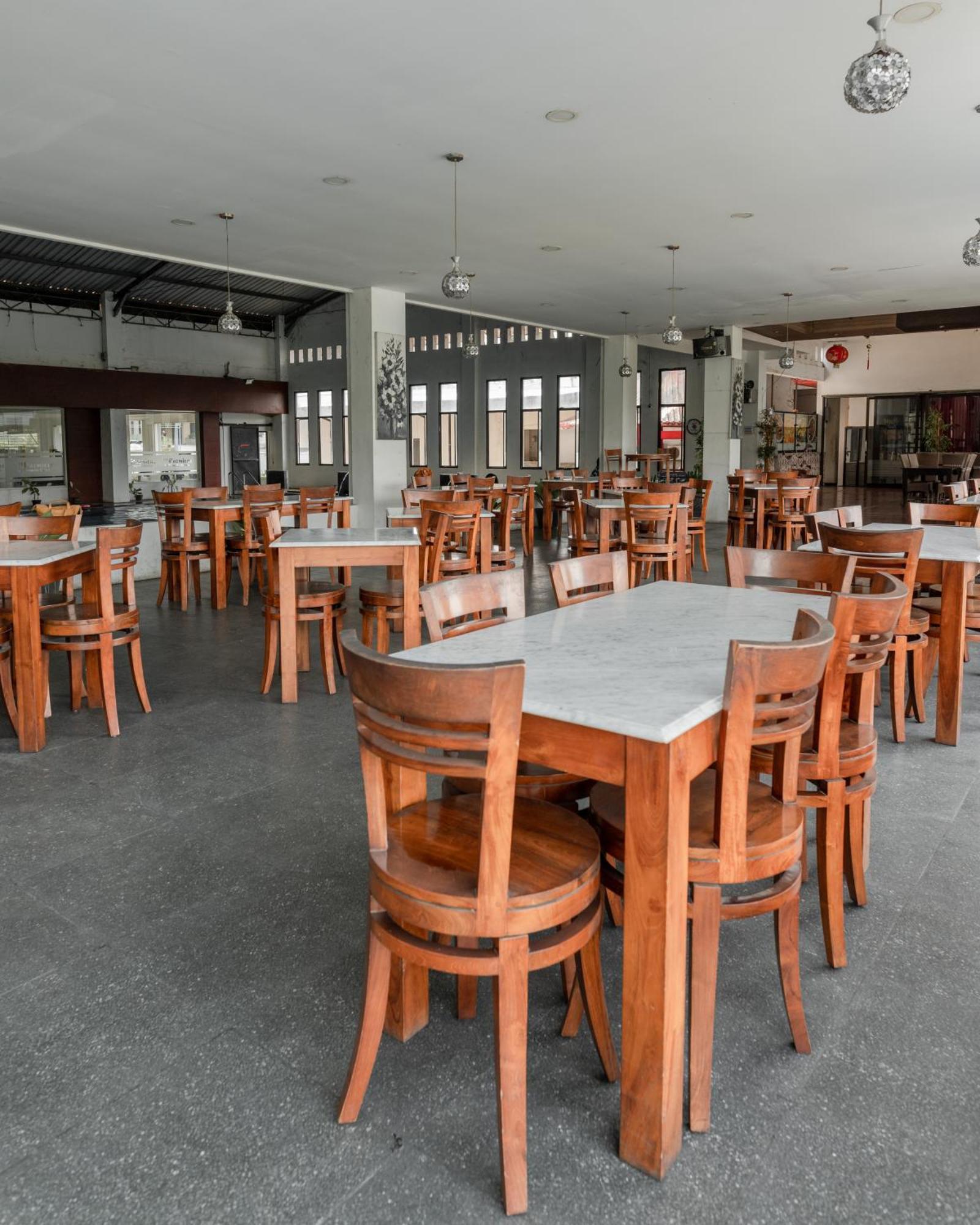 Neo Cempaka Hill Hotel 젬벨 외부 사진