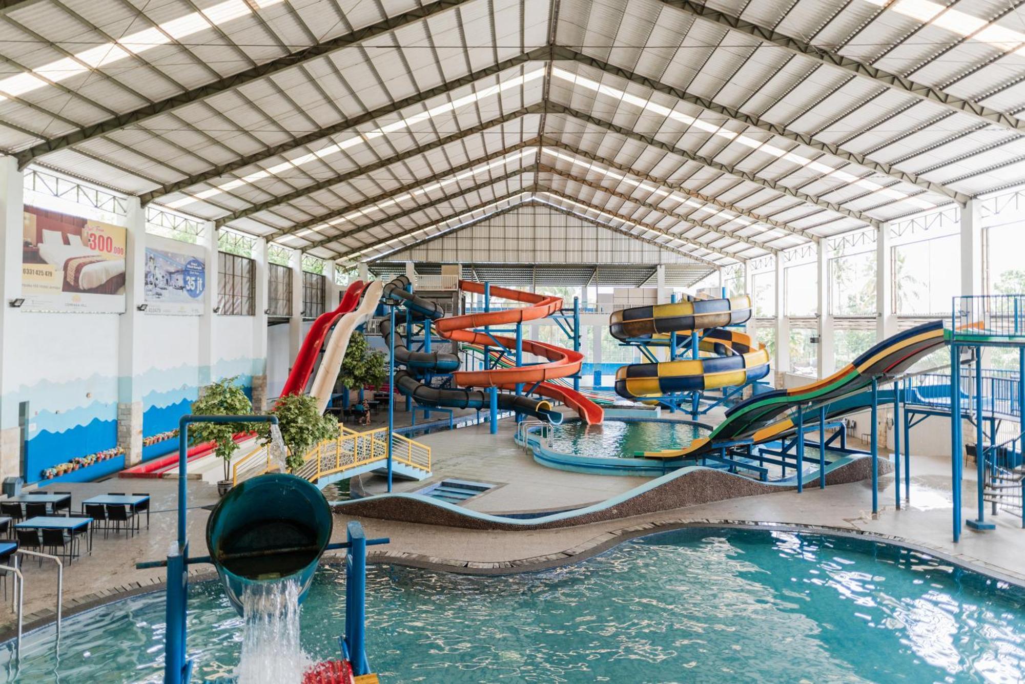 Neo Cempaka Hill Hotel 젬벨 외부 사진